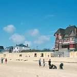 Hotel apartamentowy Pierre & Premium De La 4*