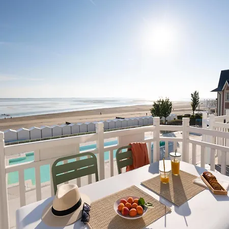 Aparthotel Pierre & Premium De La 4*