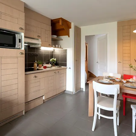 Aparthotel Pierre & Premium De La 4*