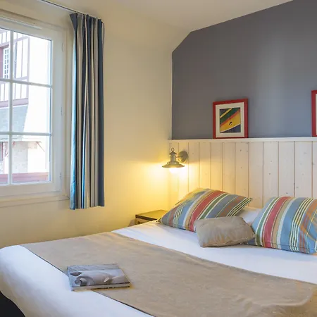 Lägenhetshotell Pierre & Premium De La 4*