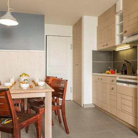 Aparthotel Pierre & Premium De La 4*