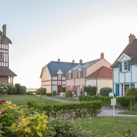 Aparthotel Pierre & Premium De La 4*