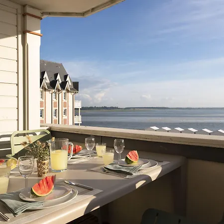 Aparthotel Pierre & Premium De La