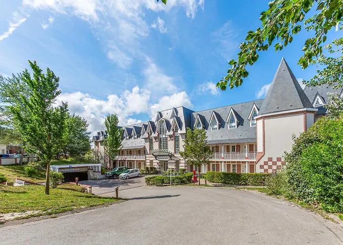 Aparthotel Pierre & Premium De La 4*